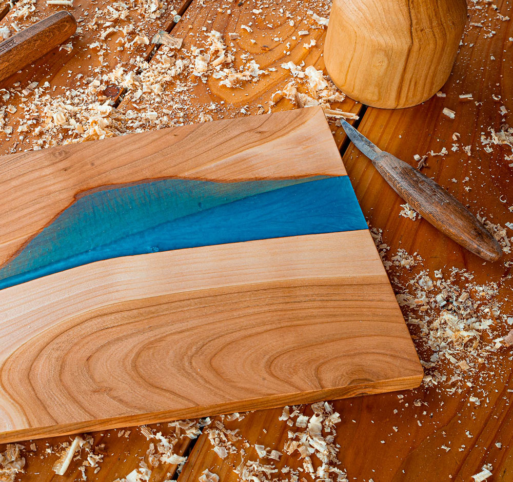 Prkénko s pryskyřicí